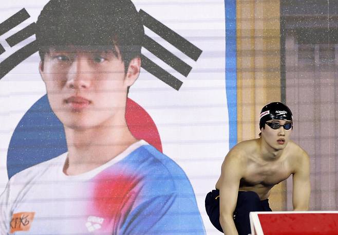 지난 29일(한국시각) 싱가포르 칼랑에서 열린 2025 세계수영연맹 세계선수권 남자 자유형 200m 결승전에 참가한 황선우의 모습. 칼랑/로이터 연합뉴스