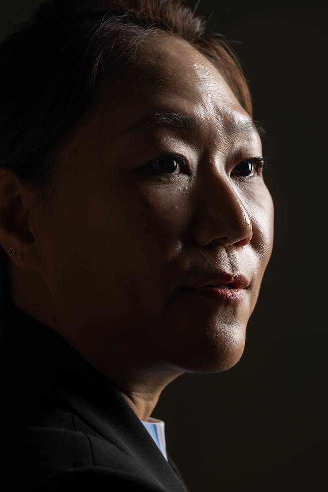 명태균 게이트를 폭로한 강혜경씨가 2025년 7월23일 서울 마포구 한겨레신문사에서 인터뷰를 하고 있다. 김진수 선임기자 jsk@hani.co.kr