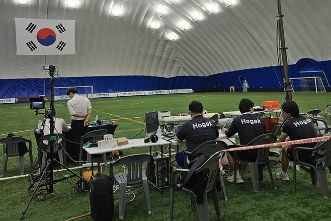 2024년 경주 스마트 에어돔에서 화랑대기를 AI중계하는 모습. 사진=(주)호각 제공