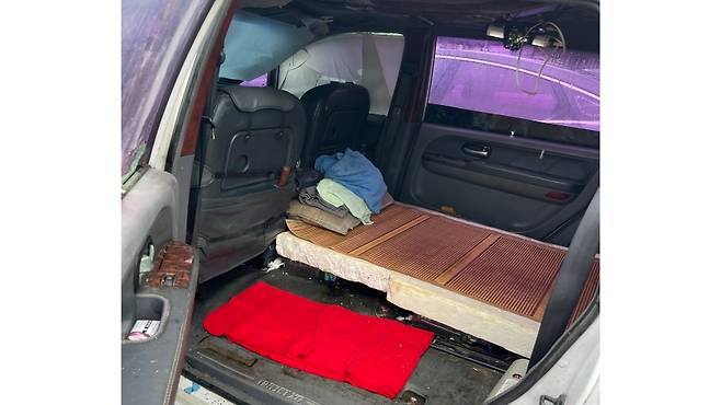 A 씨가 10년간 홀로 생활했던 차량