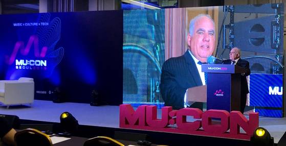 지난 2019년 서울국제뮤직페어(MU:CON)에 기조강연을 한 필 콰타라로. [사진 김세황]