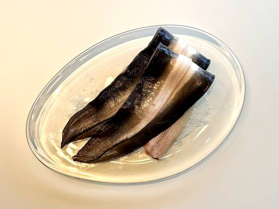 여름철 보양식으로 제격인 민물장어는 복분자나 보추, 생강과 궁합이 잘 맞다. 사진 이정웅