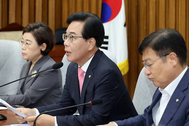 송언석 국민의힘 비상대책위원장 겸 원내대표가 29일 국회에서 열린 원내대책회의에서 발언하고 있다. /사진=강은구기자