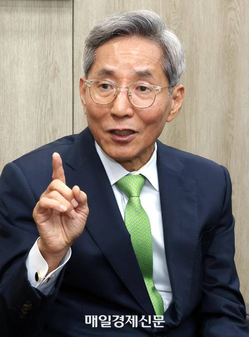 윤종규 KB금융그룹 전 회장. [이승환 기자]