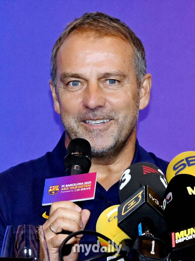 FC Barcelona Hanji Flick is talking at the press conference at the FC Barcelona 2025 Asia Tour Edition held at the Four Seasons Hotel in Gwanghwamun, Seoul on the afternoon of 30th.