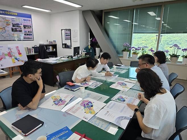 포항시, 한국전력 대구본부, 대구경북경제자유구역청, 에이치에너지 등과 AI컴퓨팅센터 조기 구축을 위한 선제적인 실무협의를 진행하고 있다. 포항시 제공