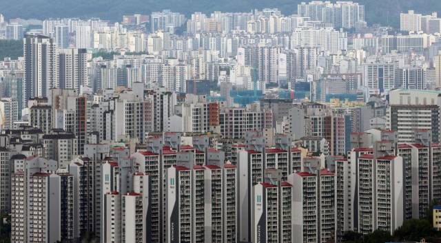 서울 남산에서 바라본 아파트 모습. 뉴스1