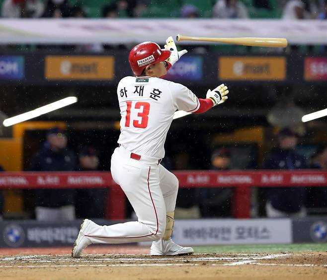SSG 하재훈은 30일 1군 엔트리에 합류했다. 팀은 그에게 일발 장타와 클러치 능력을 기대하고 있다. 사진제공｜SSG 랜더스