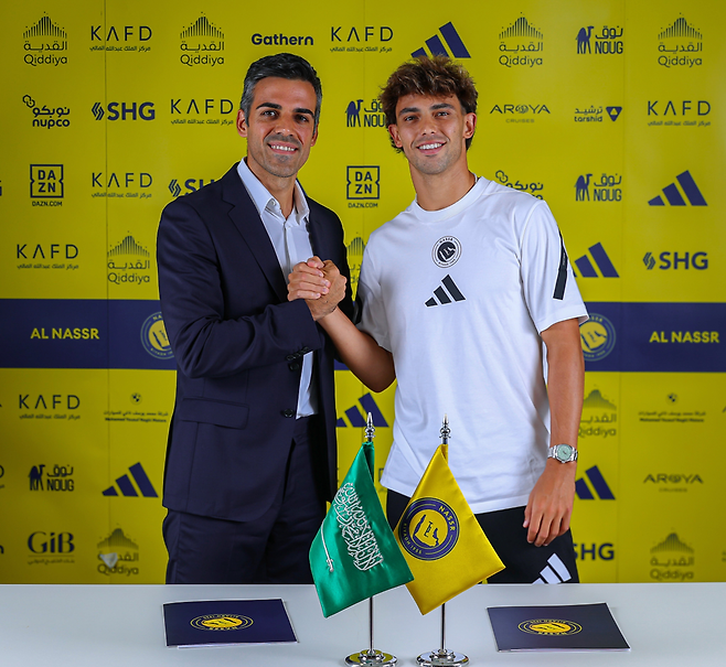 ▲ 포르투갈 축구계의 신성으로 주목받던 펠릭스는 벤피카 유스 시절부터 '제2의 호날두'라는 별명을 얻었다. 20대 중반이 되도록 빅리그에서 뿌리를 내리지 못한 펠릭스는 중동으로 떠난다. 이 협상을 완료하는데 호날두의 존재가 크게 자리했다는 전언이다. ⓒ 알나스르