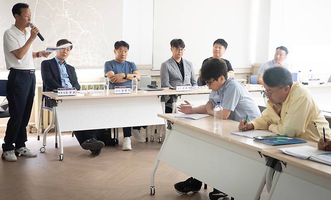 관광전문가들과 울릉군과 토론 장면. /울릉군 제공