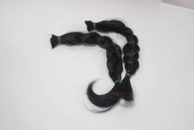 양유진 교수가 최근 ‘어머나 운동(어린 암환자를 위한 머리카락 나눔 운동)’ 측에 보낸 머리카락. 양산부산대학교병원 제공