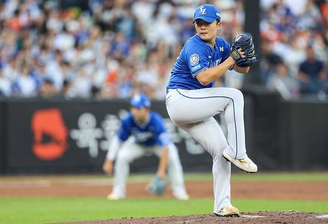 31일 오후 6시30분 대전 한화생명볼파크에서 열린 '2025 신한 SOL 뱅크 KBO리그' 삼성 라이온즈와 한화 이글스 경기에서  선발투수 이승민이 투구 중이다. <삼성 라이온즈 제공>