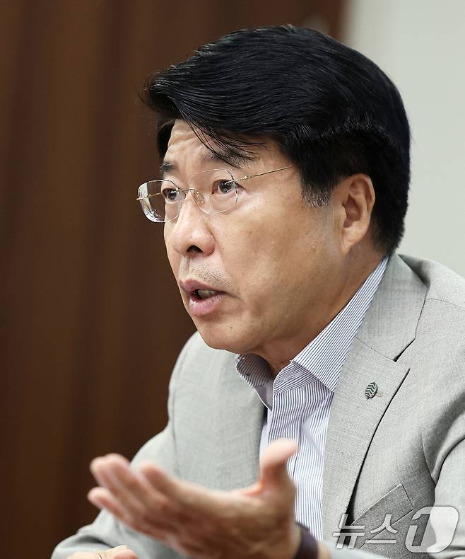 서강석 송파구청장이 뉴스1과 인터뷰에서 답변하고 있다. ⓒ News1 오대일 기자