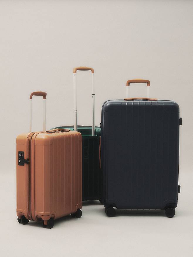 빈폴액세서리는 2025년 어웨이 라인을 통해 여행용 캐리어와 파우치, 가방 신상품을 출시했다(빈폴액세서리제공)