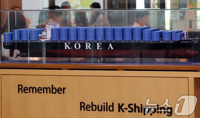 한국 협상단은  31일 미국에  조선업 협력 마스가(MASGA·Make American Shipbuilding Great Again) 프로젝트가 한미무역 합의에 가장 큰 기여를 했다고 밝혔다.  사진은 29일 서울 여의도 한국해운협회에 전시된 선박 모형. 2025.7.29/뉴스1 ⓒ News1 김명섭 기자