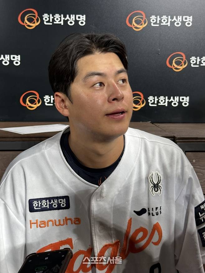 노시환이 경기 후 인터뷰에 임하고 있다. 대전 | 박연준 기자 duswns0628@sportsseoul.com