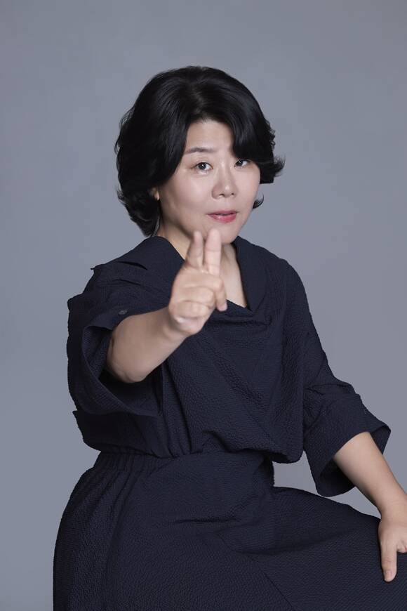 배우 이정은이 영화 '좀비딸' 개봉을 기념해 <더팩트>와 인터뷰를 진행했다. /NEW