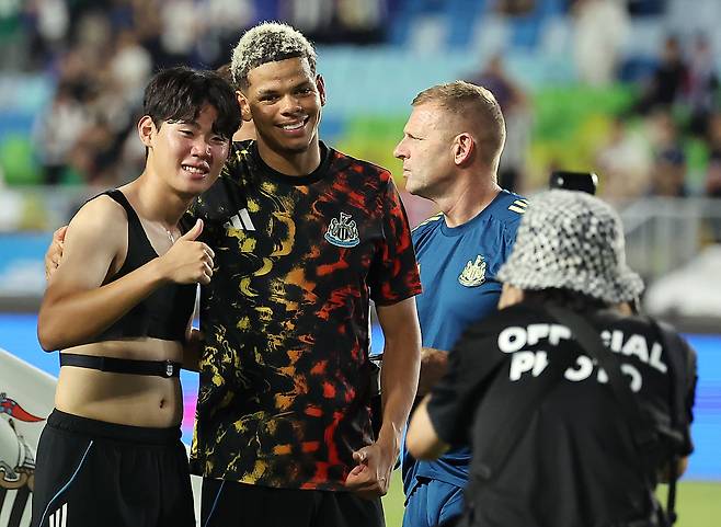 경기 후 활짝 웃은 박승수(왼쪽). [뉴스1]