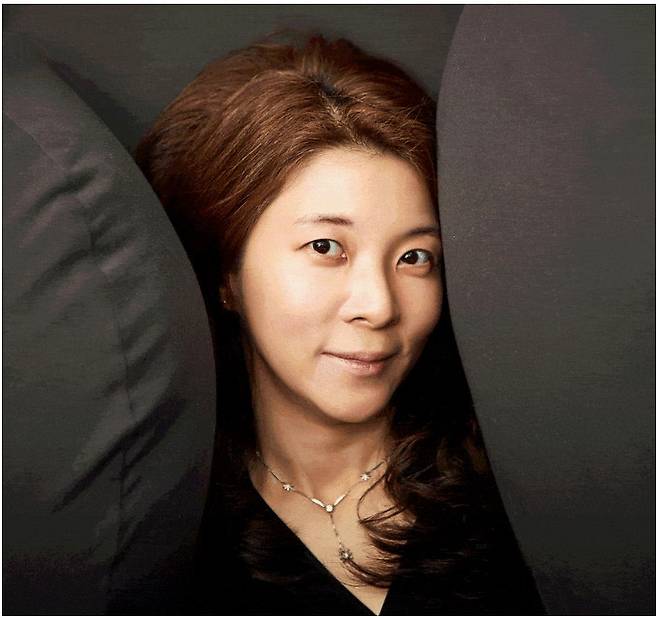 손원평 작가는 지금 시대 아이들이 절대다수 노인 계층을 어떻게 받아들일까라는 고민에서 소설을 쓰게 됐다고 말한다. ⓒ채널예스