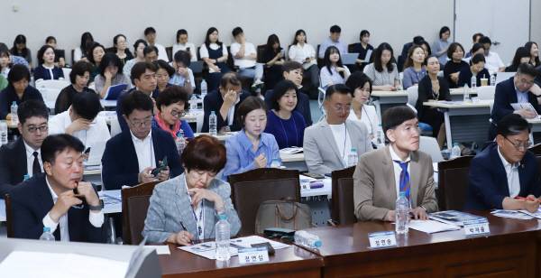 출범식과 기념세미나에는 기획위원회로 참여한 기관 대표자 및 임직원들이 200여 명 참석해 북극항로에 대한 관심을 반영했다.