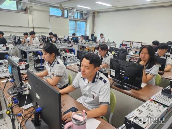 스마트자동화과 수업모습. 박화선기자