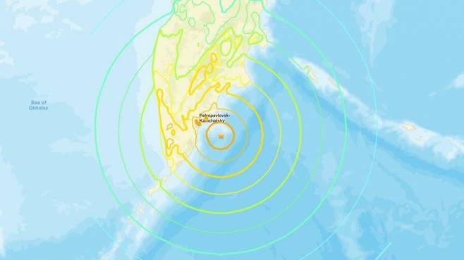 미국 지질조사국(USGS)이 제공한 이미지. 지난 30일 러시아 극동 해역에서 발생한 규모 8.8 지진의 진앙을 보여준다. 이 지진으로 태평양 전역에 최대 4m 높이 쓰나미가 발생, 하와이부터 일본에 이르는 지역서 대피령이 내려졌다. /AFPBBNews=뉴스1