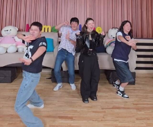 리정이 '나 혼자 산다' 멤버들과 소다팝 안무를 췄다. / MBC ilivealon 소셜미디어