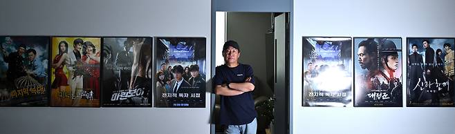 원동연 리얼라이즈픽쳐스 대표가 25일 오후 서울 강남구 리얼라이즈픽쳐스 본사에서 헤럴드경제와 인터뷰에 앞서 포즈를 취하고 있다. 임세준 기자