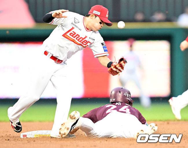 '나갔다하면 한 베이스 더' 놀라운 도루 실력 뽐낸 송성문