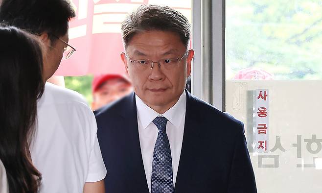 이시원 전 대통령실 공직기강비서관이 31일 서울 서초구 순직해병특검 사무실에 출석하고 있다.&nbsp;연합뉴스