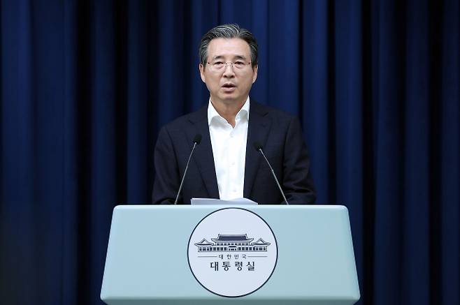 김용범 정책실장이 31일 서울 용산 대통령실 청사에서 미국과의 관세 협상 타결 관련 브리핑을 하고 있다. 2025.7.31 뉴시스