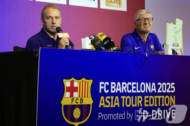 한지 플릭(왼쪽) 감독과 가브리엘 마르티네즈 커뮤니케이션 디렉터. /사진=뉴스1