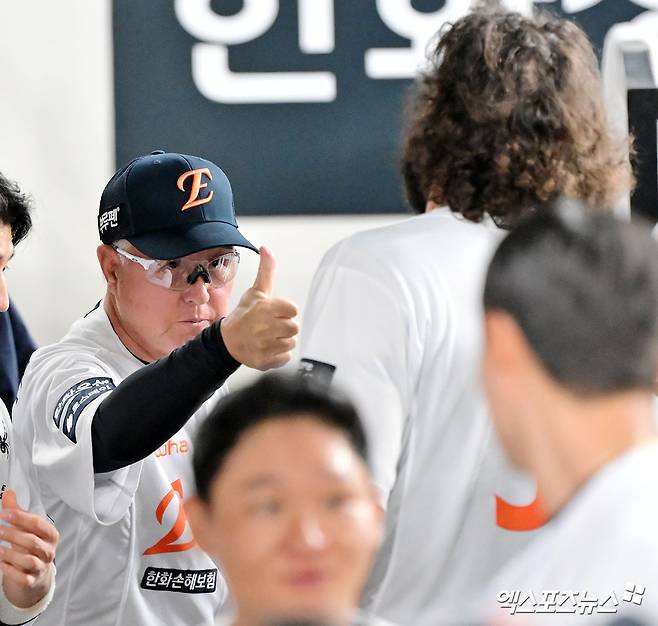 한화 이글스 김경문 감독이 30일 대전 삼성 라이온즈전에서 승리하며 한화 부임 후 100승을 달성했다. 대전, 김한준 기자