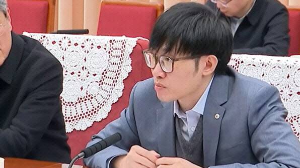 중국 인공지능(AI) 스타트업 딥시크 창업자 량원펑(사진=중국 관영방송 CCTV 캡처)