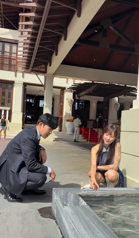 “체스 100% 이기는 법?” 아이돌네이션 김혜수, 지승현과 유쾌한 승부 (사진 출처 : 김혜수 SNS)