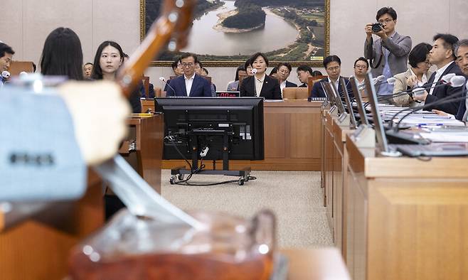 2025년 7월29일 국회에서 열린 농림축산식품해양수산위원회 전체회의에서 여야 의원들이 농안법과 양곡관리법을 처리하고 있다. 연합뉴스