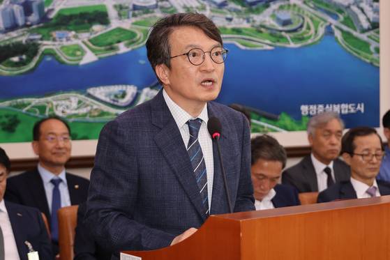 김의겸 새만금개발청장이 지난달 21일 국회 국토교통위원회 전체회의에 출석해 인사말을 하고 있다. 연합뉴스