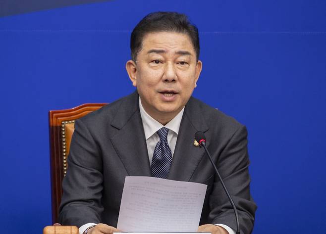 김병기 더불어민주당 당대표 권한대행 겸 원내대표가 1일 국회최고위원회의에서 발언하고 있다. 연합뉴스