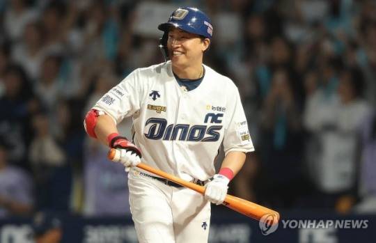 한화로 옮기는 손아섭 / 사진=연합뉴스