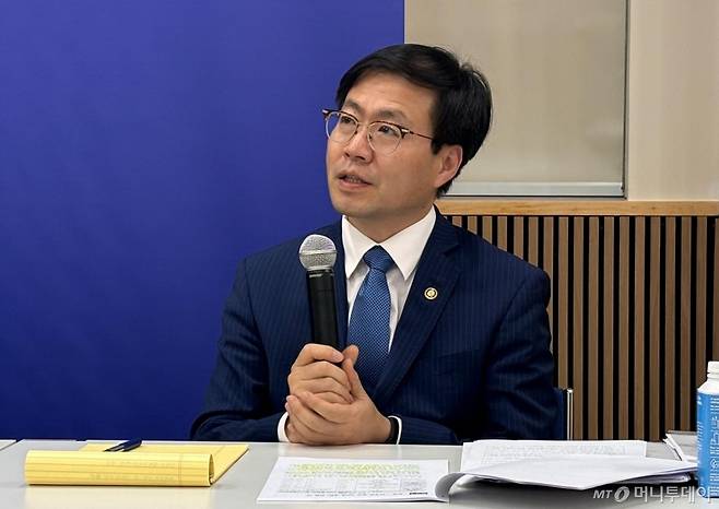 여한구 산업통상자원부 통상교섭본부장이 30일(현지 시간) 미국 워싱턴 주미 한국대사관에서 한미 통상협의 결과 브리핑에서 발언하고 있다. 2025.07.31 /사진=뉴시스