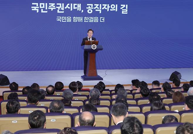 이재명 대통령이 7월31일 정부서울청사에서 고위공직자들을 대상으로 특별 강연을 하고 있다. ⓒ연합뉴스