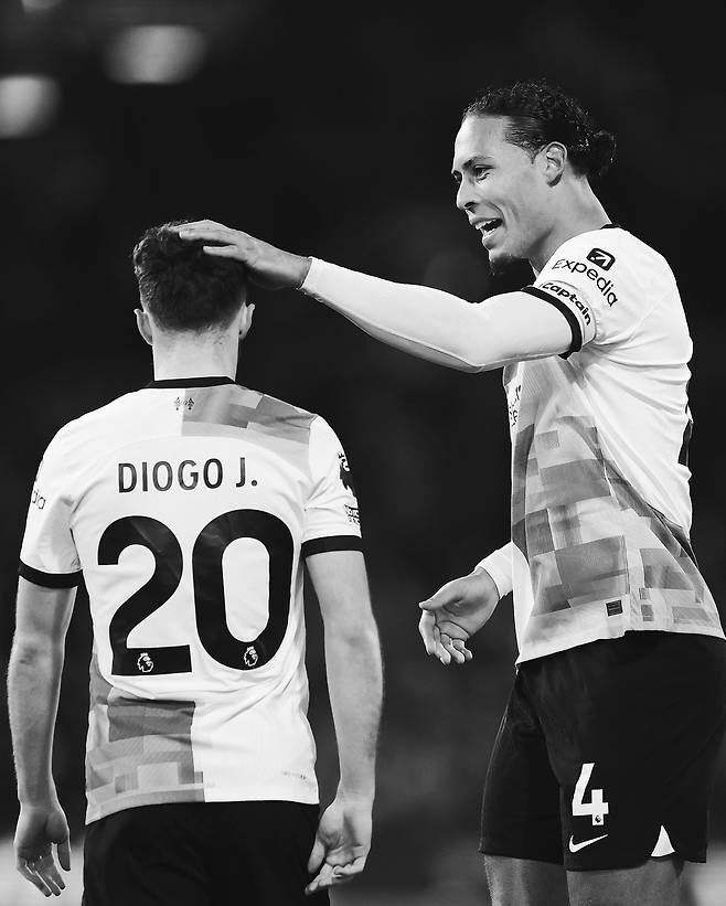 디오구 조타와 버질 반 다이크. 반 다이크 SNS