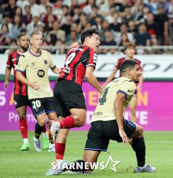 만회골을 터트리는 조영욱(가운데)의 모습. /사진=강영조 기자