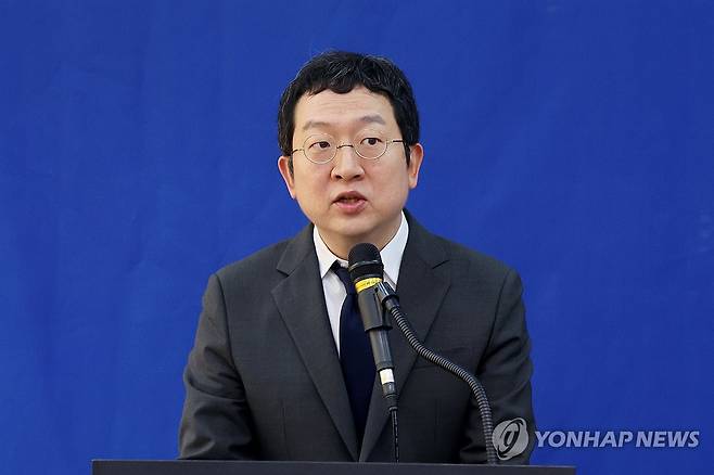 브리핑 하는 정민영 특검보 (서울=연합뉴스) 임화영 기자 = 정민영 특검보가 7일 서울 서초구 순직해병특검팀 브리핑룸에서 관련 브리핑을 하고 있다. 2025.7.18 hwayoung7@yna.co.kr
