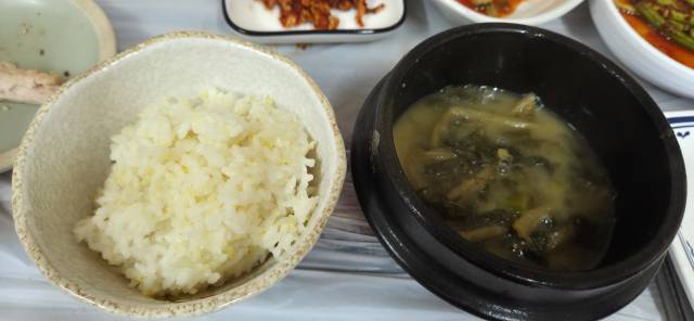 조를 넣은 쌀밥과 시래기된장국