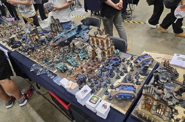 - 워해머 40k 실물로는 처음 봤다