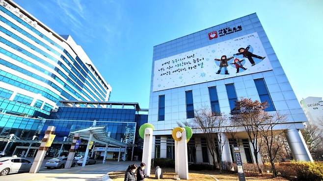 2020년 겨울 마음글판. 남정림 시인의 '어떤 눈송이' 중. [사진=서울의료원]
