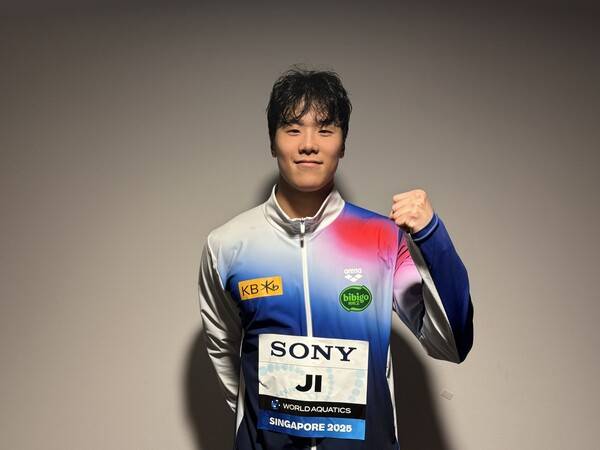 2025 세계수영연맹 세계 선수권에서 남자 자유형 50m 아시아 신기록을 달성한 지유찬. /사진=올댓스포츠