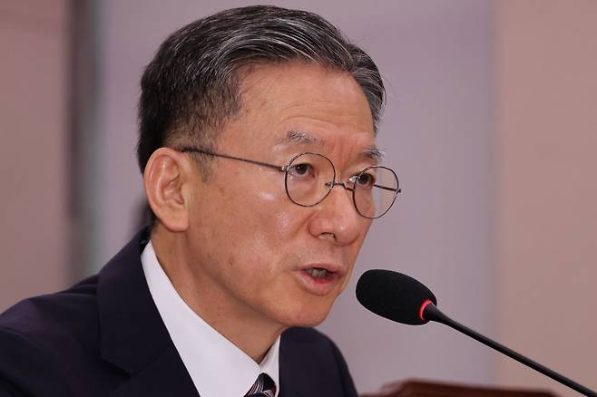 정성호 법무부 장관 후보자가 지난달 16일 국회 법제사법위원회에서 열린 인사청문회에서 위원 질의에 답변하고 있다. 연합뉴스