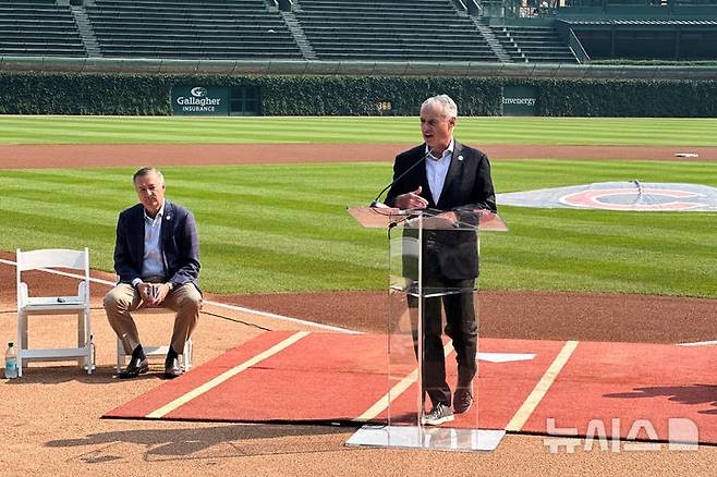 [시카고=AP/뉴시스] 맨프레드 메이저리그 커미셔너가 2027년 올스타전이 시카고 컵스의 홈구장인 리글리 필드에서 열린다고 발표했다. 2025.08.02.